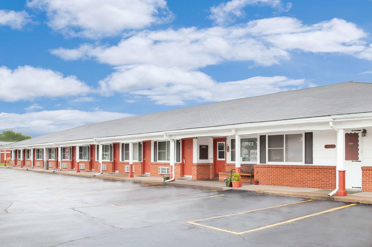 Knights Inn Fort Madison Exterior photo
